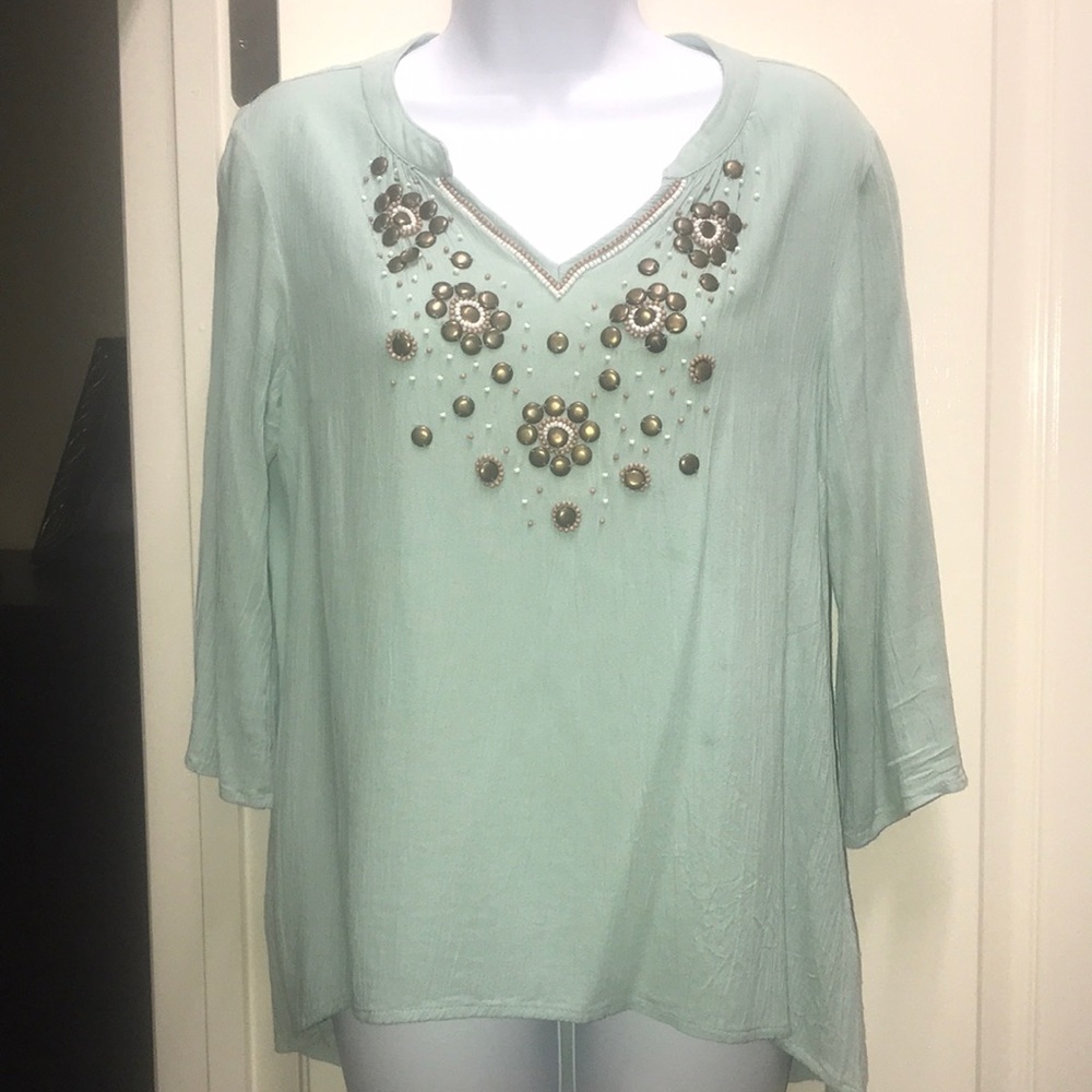 Top and accessories